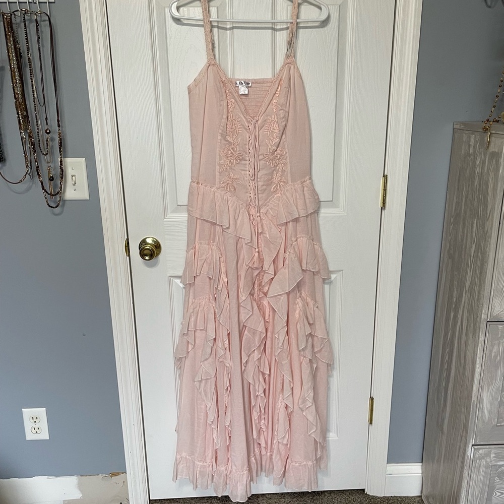 Venus, size 6, light pink, never worn